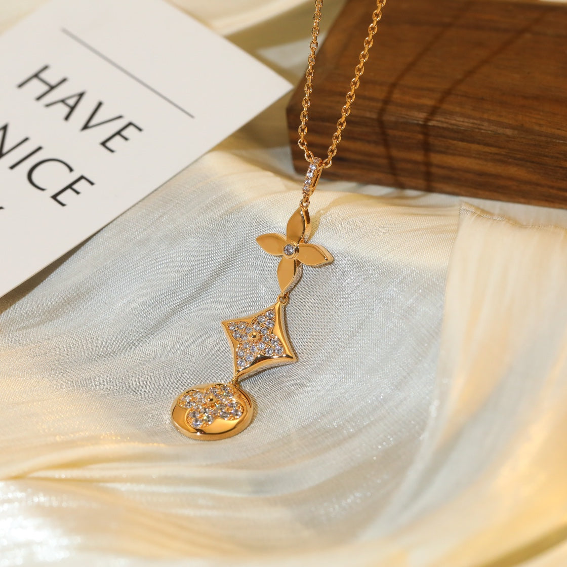 [Lucky Star]STAR AND SUN DIAMOND PINK GOLD NECKLACE